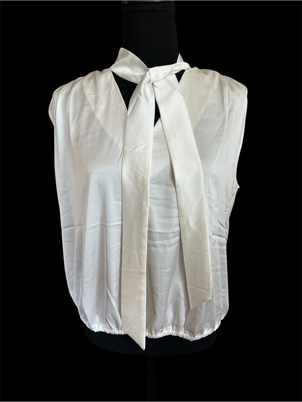WHBM off white sleeveless neck tie blouse size Medium